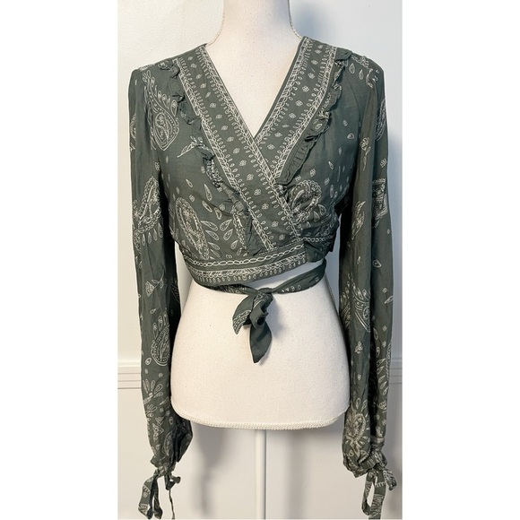 Jaase • NWT Constance Green Paisley Wrap Top - Picture 1 of 6